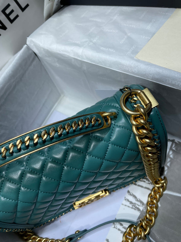  mid purse view 6