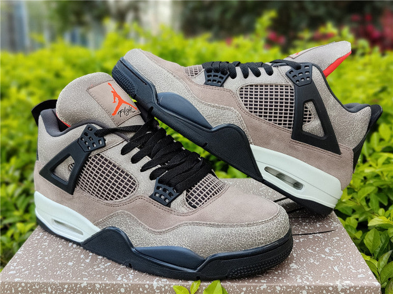 Nike classic monochrome luxury sneakers view 11 low-top design
