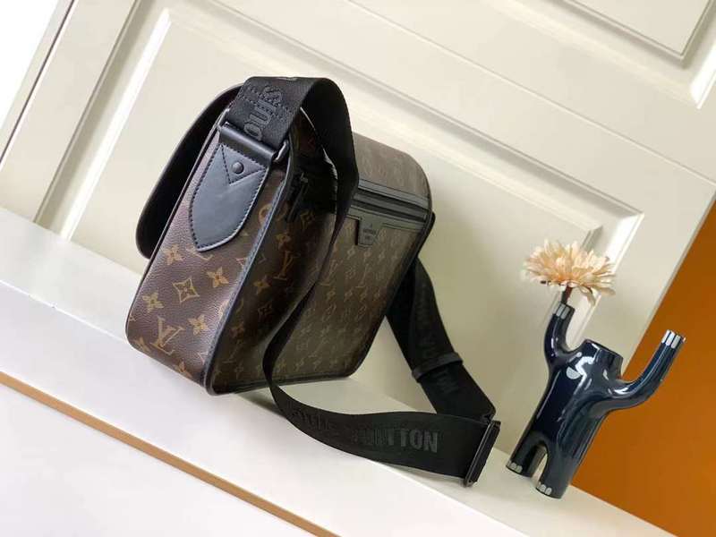 Close-up detail of structured signature women's handbag – women's everyday handbag