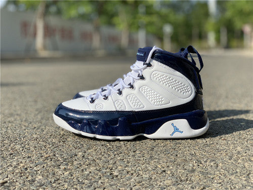 Nike Men's & Women's Signature Luxury Sneakers — Style 072 hardware detail