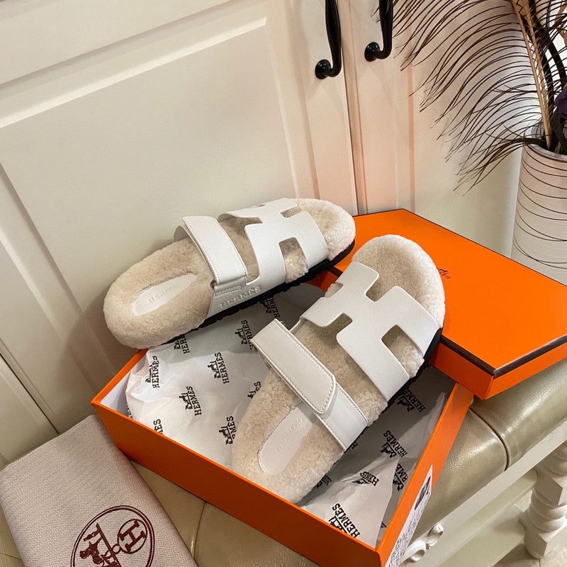 Hermes sandals Style 093 - angled studio shot