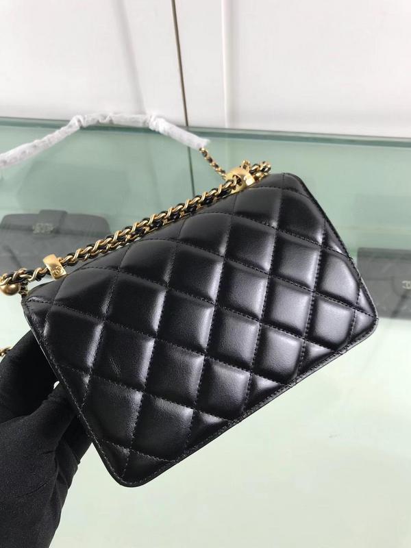 Zivas Charm Sleek Silhouette Fashion Handbag (Structured Everyday Essential) – Close-Up Detail