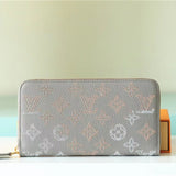  Sophisticated carryall bag front view