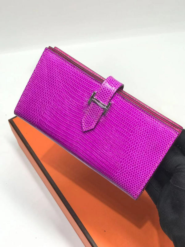 Side view of effortless structured handbag
