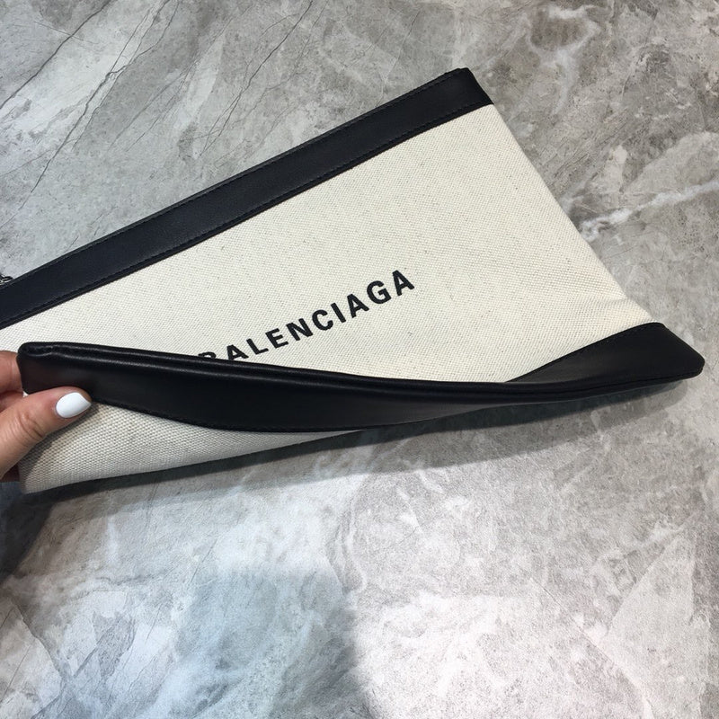 Classic Premium PU Leather Handbag - Premium Craftsmanship Detailing | Women's Luxury Handbag #1037 - interior view (image 6) of designer-inspired handbag