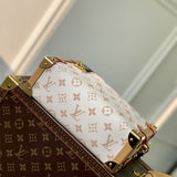  handbag close-up of hardware and finish