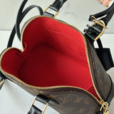  structured shopper bag styled with outfit 24