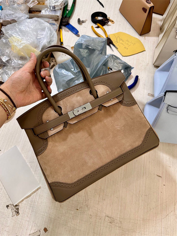  top-handle bag interior and compartment view 9