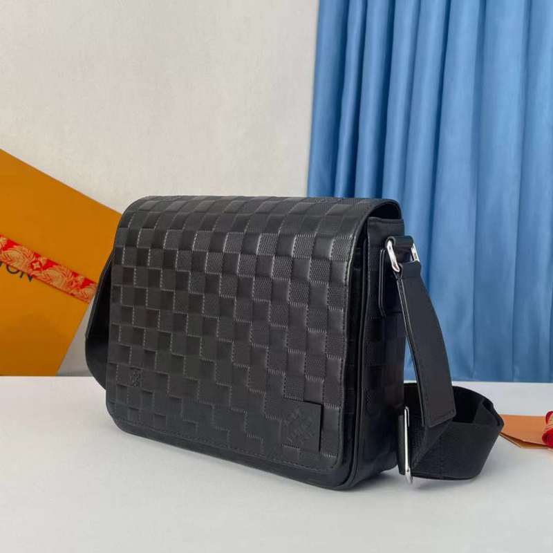 Close-up detail of elevated polished women's handbag – women's everyday handbag