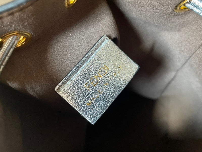 Ziva's Charm handbag – product shot (12cm*18cm*10cm)