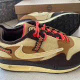 Nike Men's & Women's Designer Low-Top Shoes — Style 197 front view
