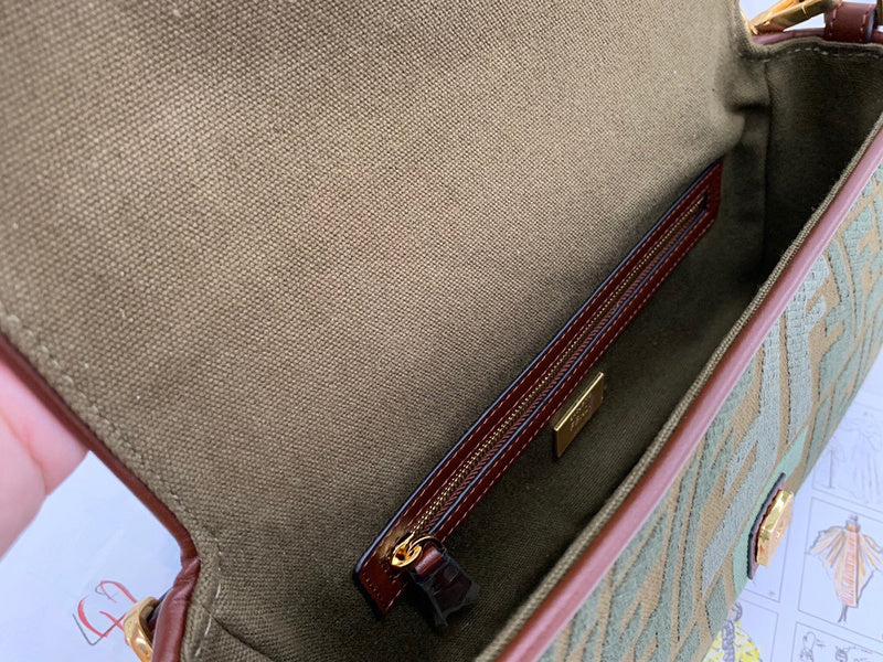 Ziva's Charm handbag – back view (Standard Size)