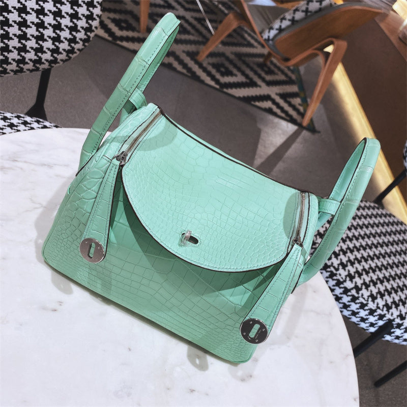  structured bag interior and compartment view 15