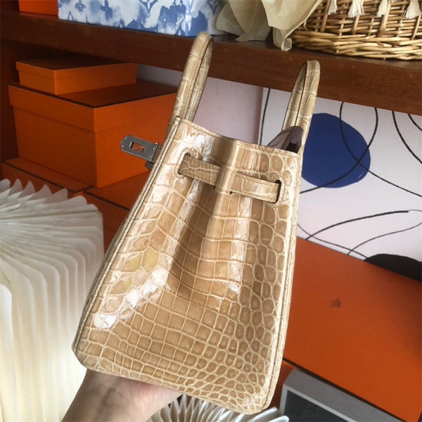 Balanced handbag styled for everyday wear