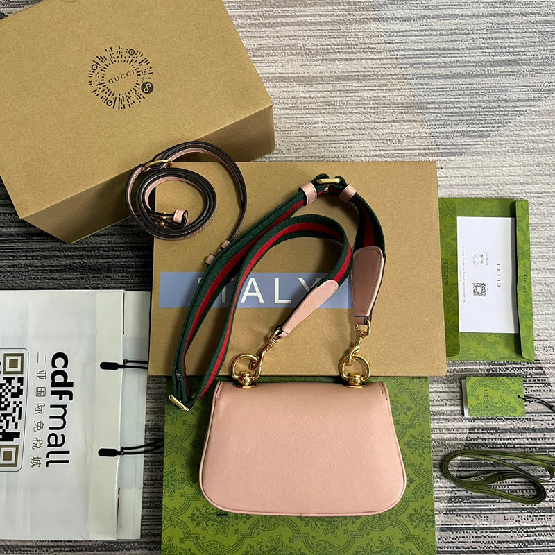 Handle and strap detail of signature modern women's handbag – women's luxury accessory