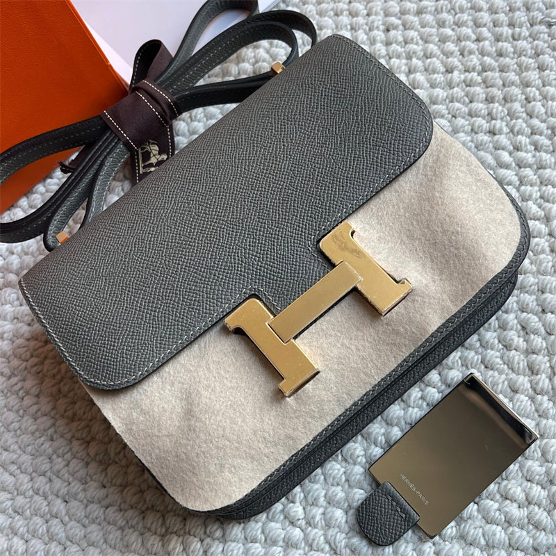 Streamlined handbag styled for everyday wear