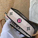  chic shoulder bag styled with outfit 30