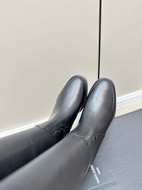 Side profile view of Saint Laurent luxury piece style No.051