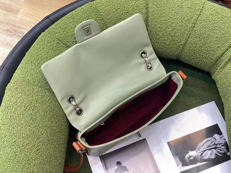  spacious purse view 9