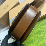 Handle and strap detail of chic sleek women's handbag – women's luxury handbag