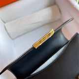  tailored everyday bag detail view showing craftsmanship 8