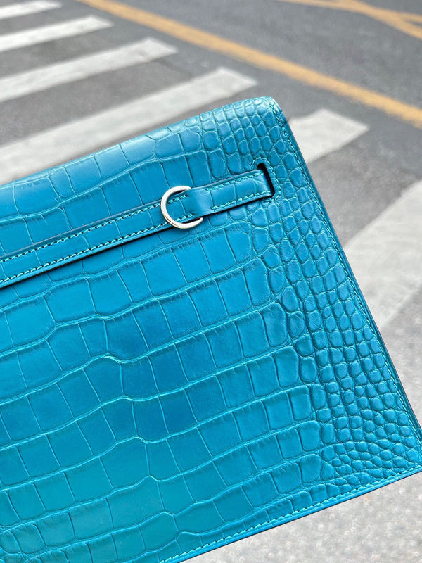 Minimalist handbag styled for everyday wear