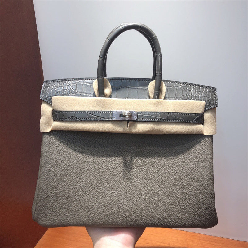  signature handbag styled with outfit 12