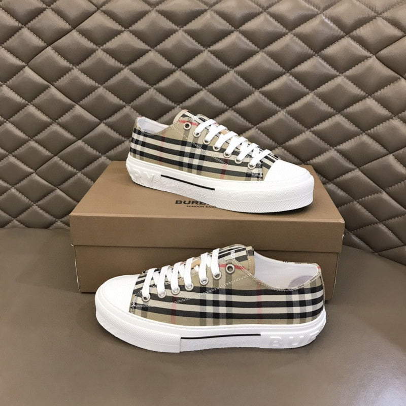 Burberry shoes Style 304 - packaging and accessories