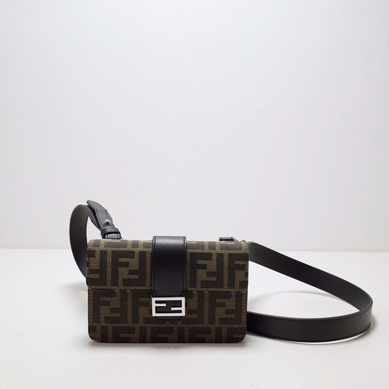 Ziva's Charm handbag – front view (16.5cm*2.5cm*11cm)