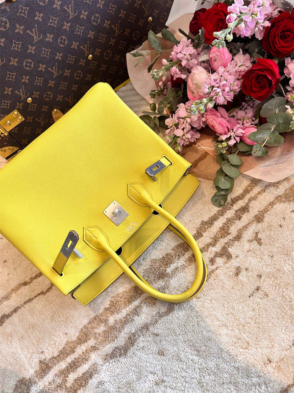 Graceful handbag styled for everyday wear