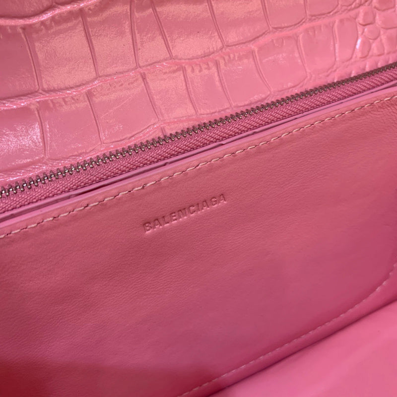 Effortless Vegan Leather Handbag - Polished Finish | Women's Premium Handbag #404 - texture close-up (image 9) of designer-inspired handbag
