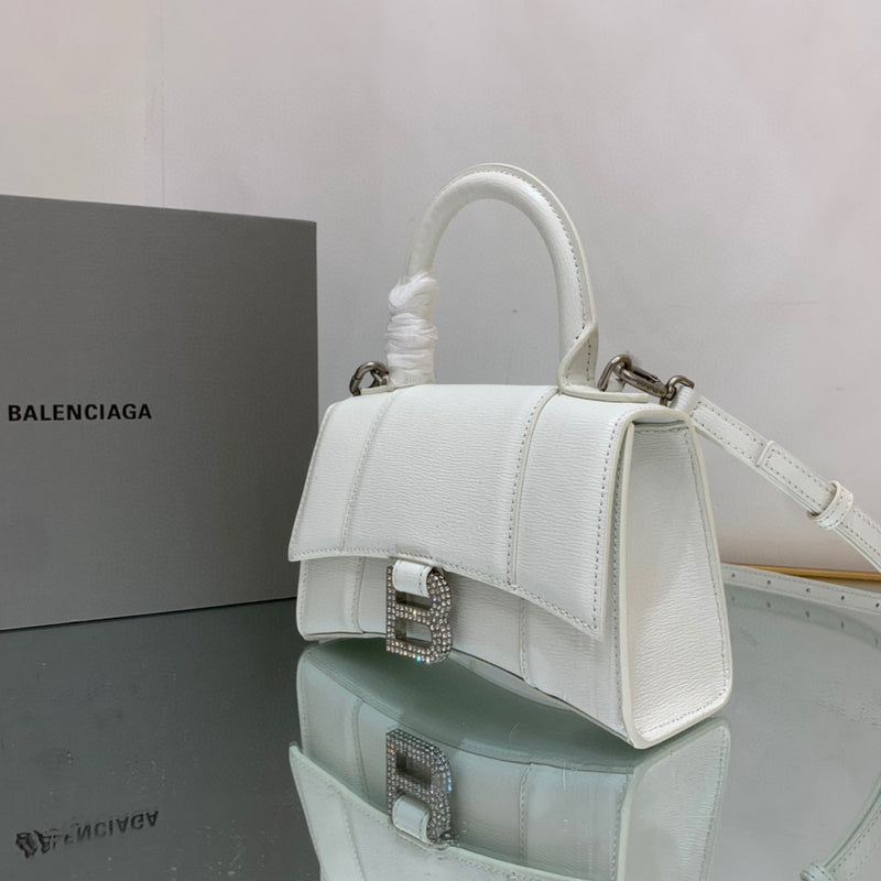 Zivas Charm Timeless Appeal Statement Handbag (Contemporary Shape Language) – Interior View