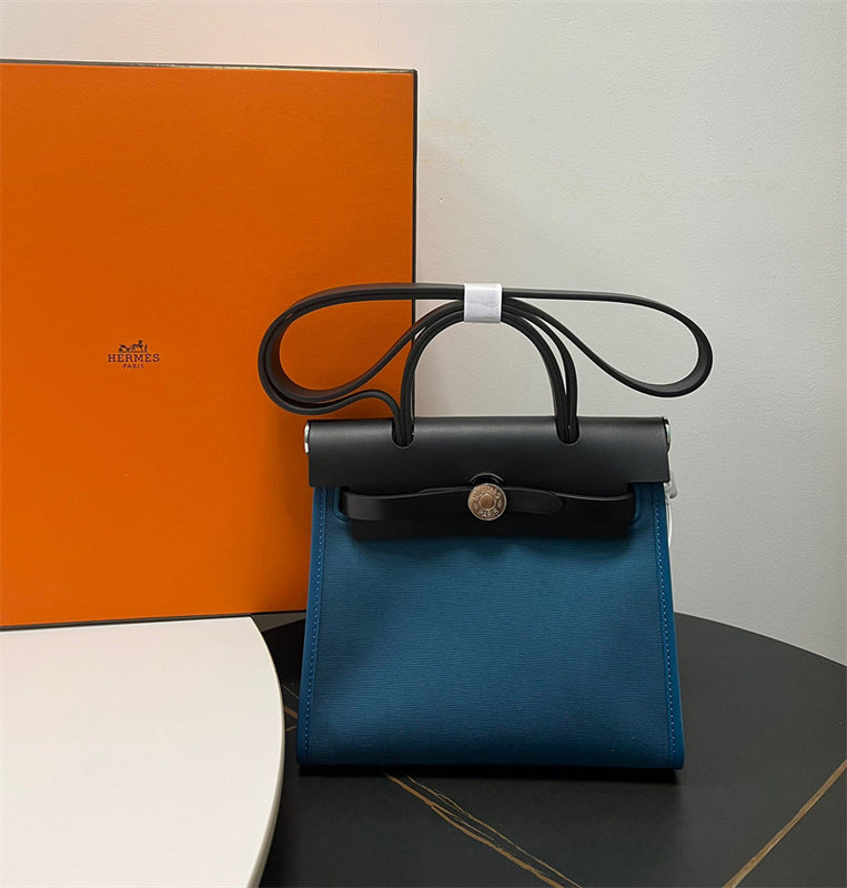  handbag interior and compartment view 15