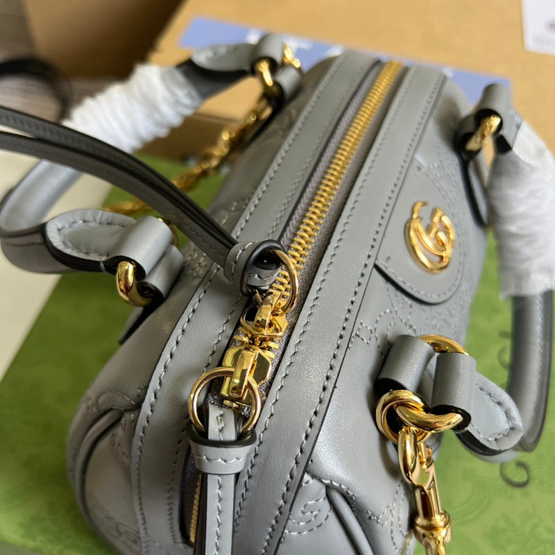 Interior view of everyday-luxe premium women's handbag – women's luxury handbag