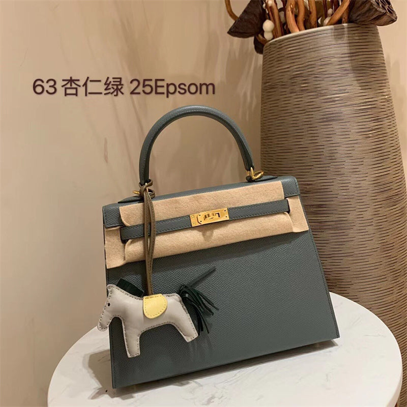  tailored everyday bag styled with outfit 30