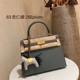  tailored everyday bag styled with outfit 30