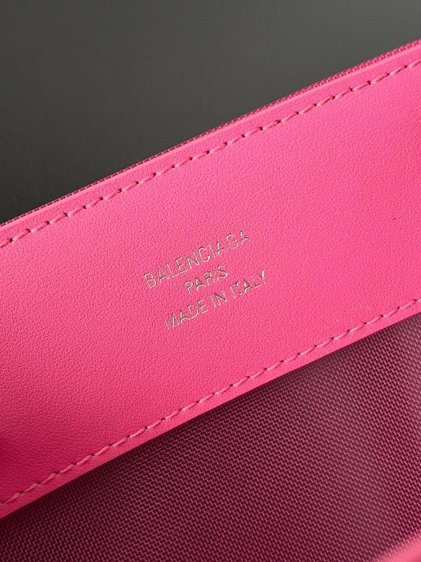 Zivas Charm Elevated Essentials Statement Handbag (Modern Wardrobe Staple) – Detail View