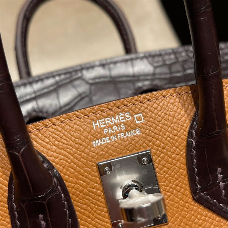  everyday tote bag styled with outfit 12