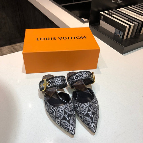 Louis Vuitton shoes Style 215 - logo and branding close-up