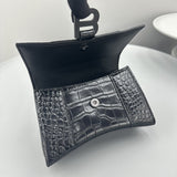 Zivas Charm Streamlined Design Fashion Handbag (Considered Detail & Form) – Interior View