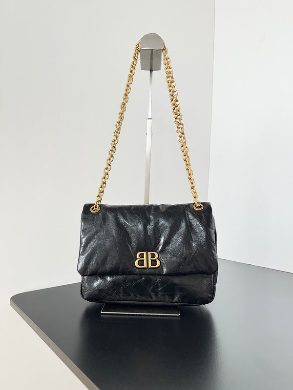 Zivas Charm Effortless Sophistication Statement Handbag (Versatile Style Statement) – Lifestyle Shot