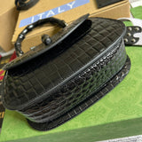 Side profile of chic modern women's handbag – women's luxury handbag