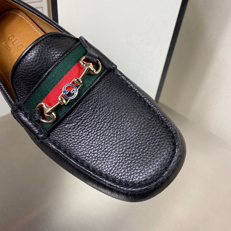 Gucci all-black luxury sneakers view 6 retro runner design