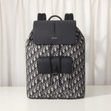 Front view of premium everyday-luxe women's handbag – women's luxury accessory