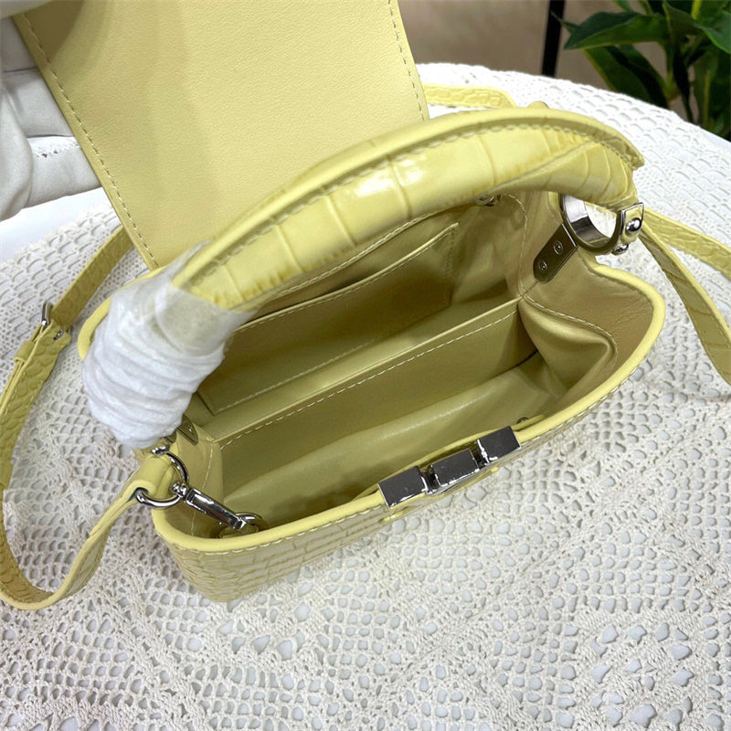  handbag close-up of hardware and finish 17