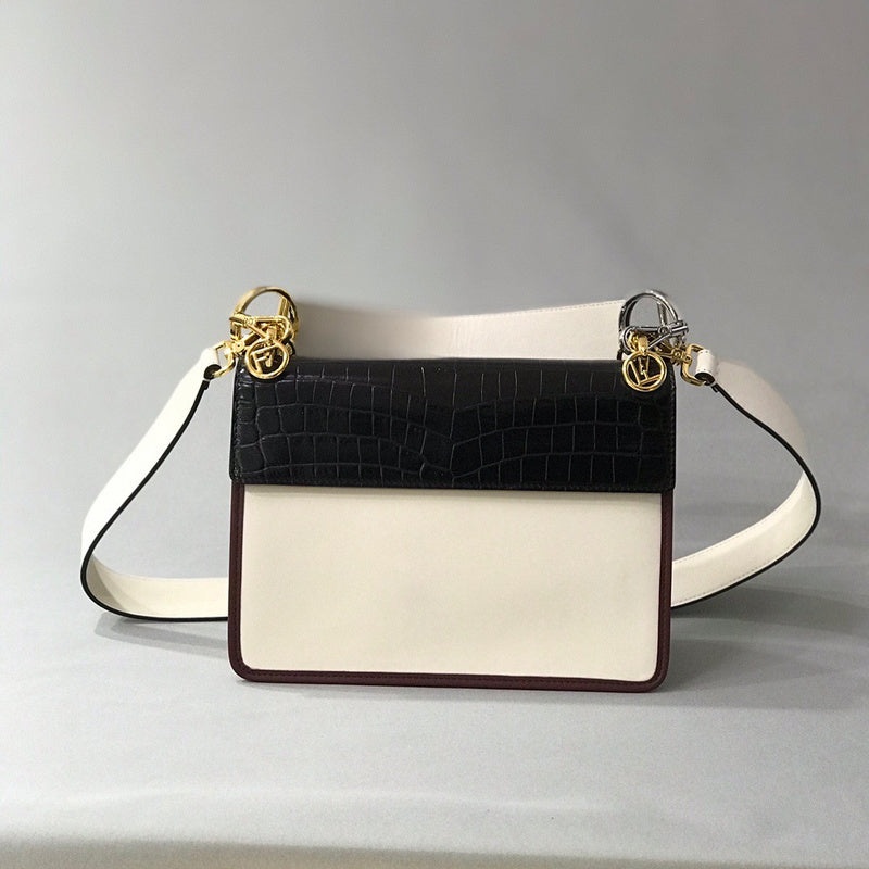 Ziva's Charm handbag – full view (Standard Size)