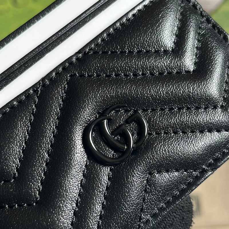 Side profile of chic statement women's handbag – women's luxury accessory