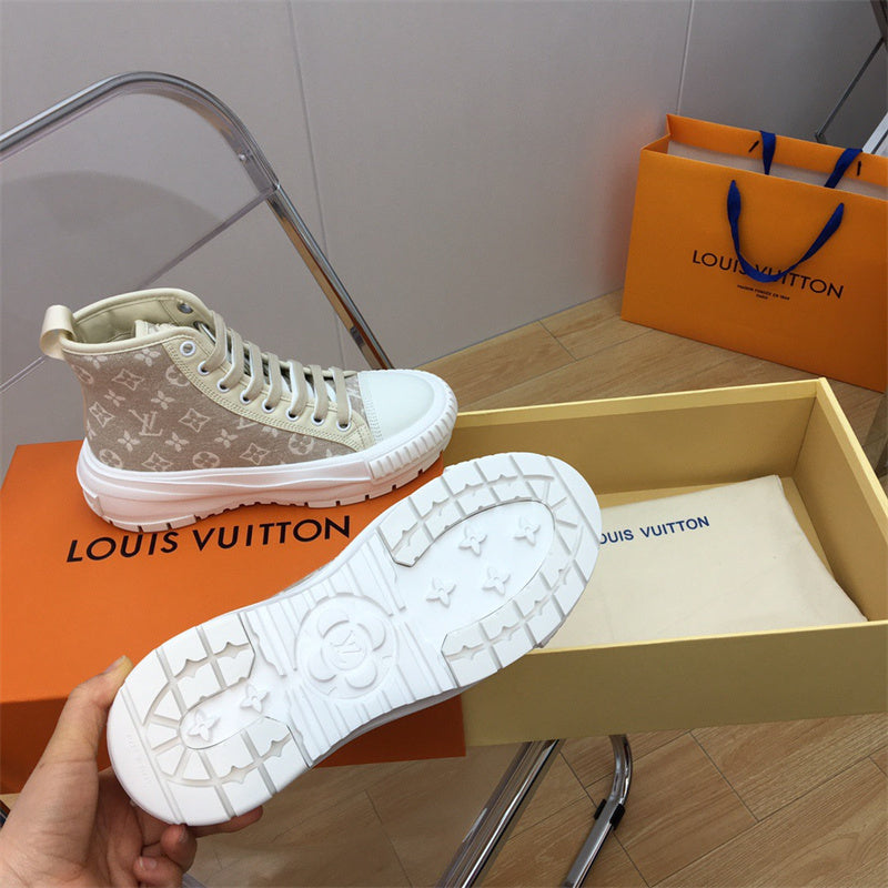 Louis Vuitton shoes Style 269 - logo and branding close-up