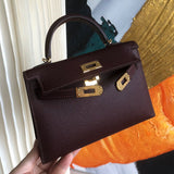  Sophisticated carryall bag front view 13