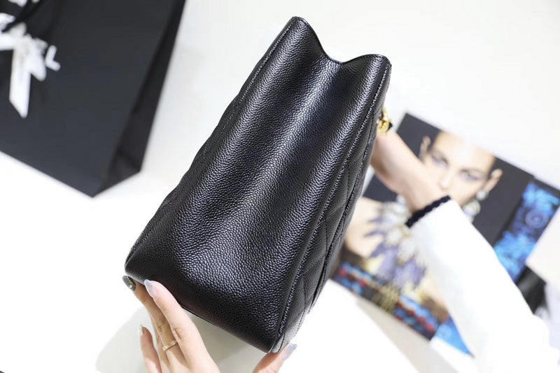  women's handbag, spacious design, view 4